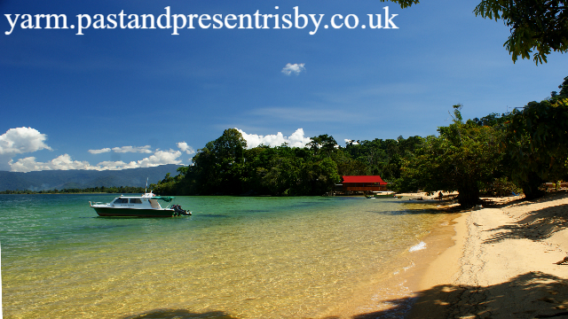 Menyelami Pesona Eksotis Danau Poso